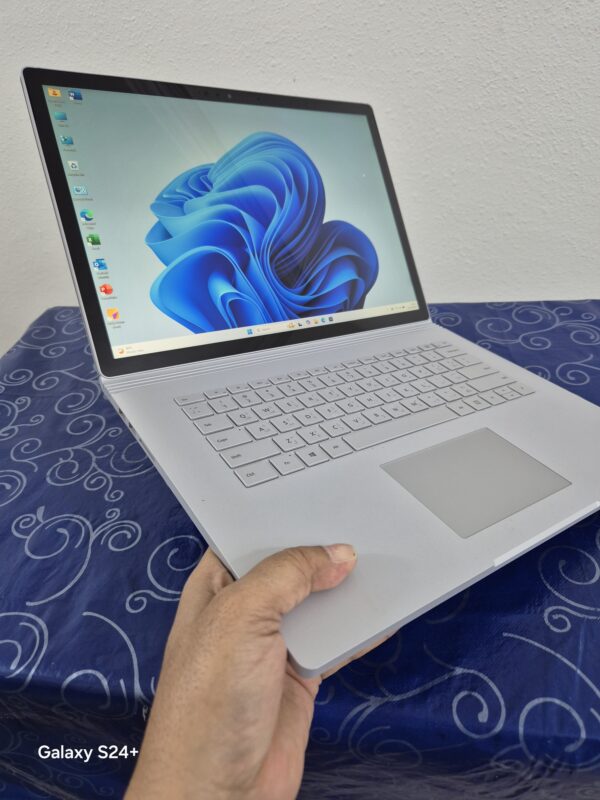 Microsoft Surface Book 2 (15″) Core i7, 8th Gen Display 15″ PixelSense Touch 16GB RAM 512GB SSD