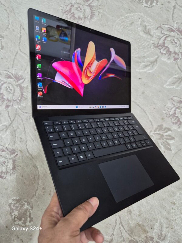 Microsoft Surface Laptop 5 (13.5″) Intel Core i7, 12th Gen 16GB RAM 256GB SSD